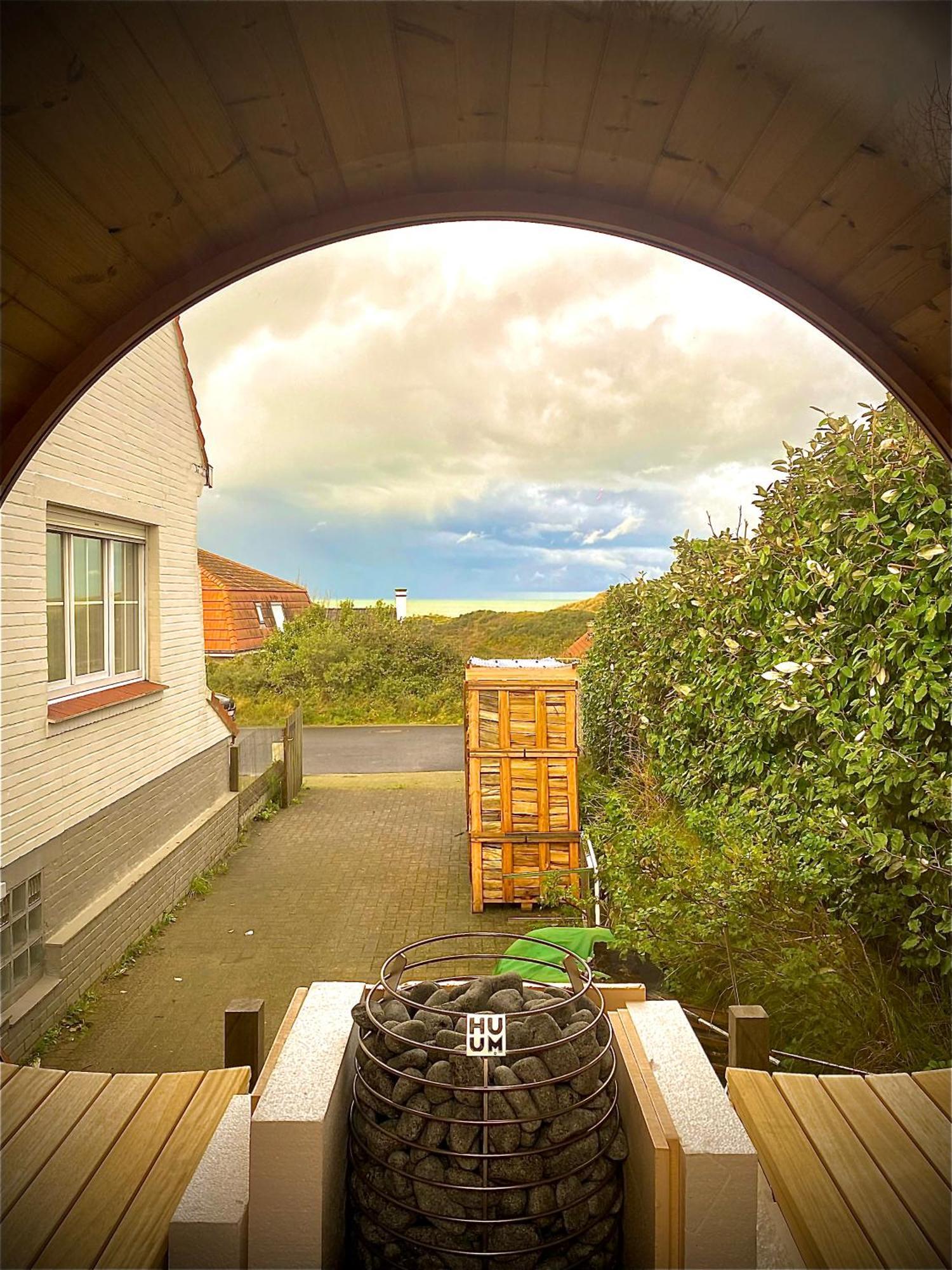 Villa met zicht op zee en duinen in reservaat - jacuzzi met zeezicht - Oostduinkerke Buitenkant foto